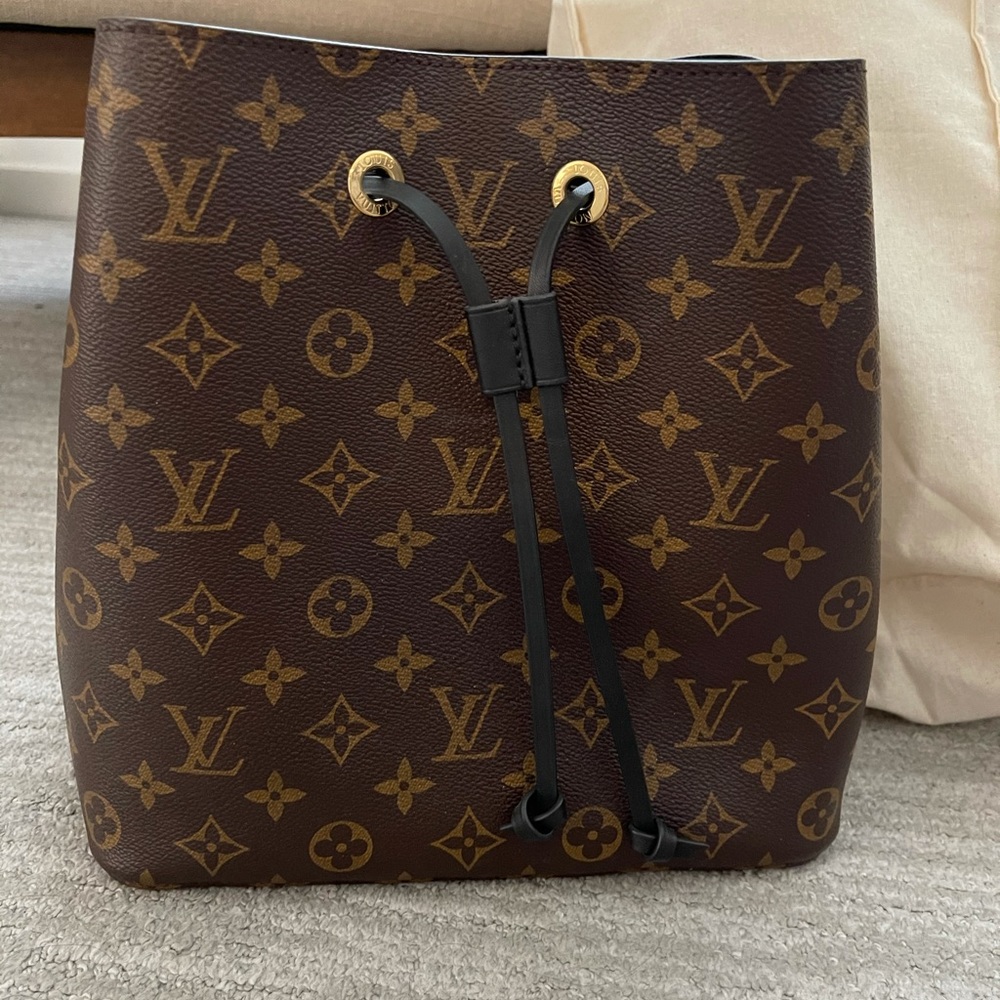 LOUIS VUITTON NÉONOÉ MM
